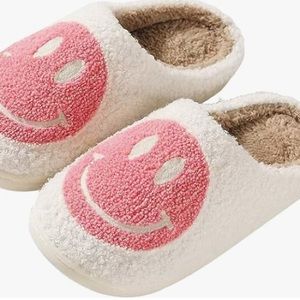 Comfy Smile Face Slippers -Unisex